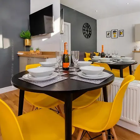 Henry Court 2 *