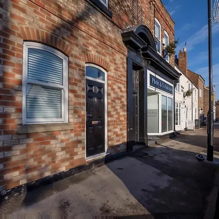 Henry Court 2 Apartman